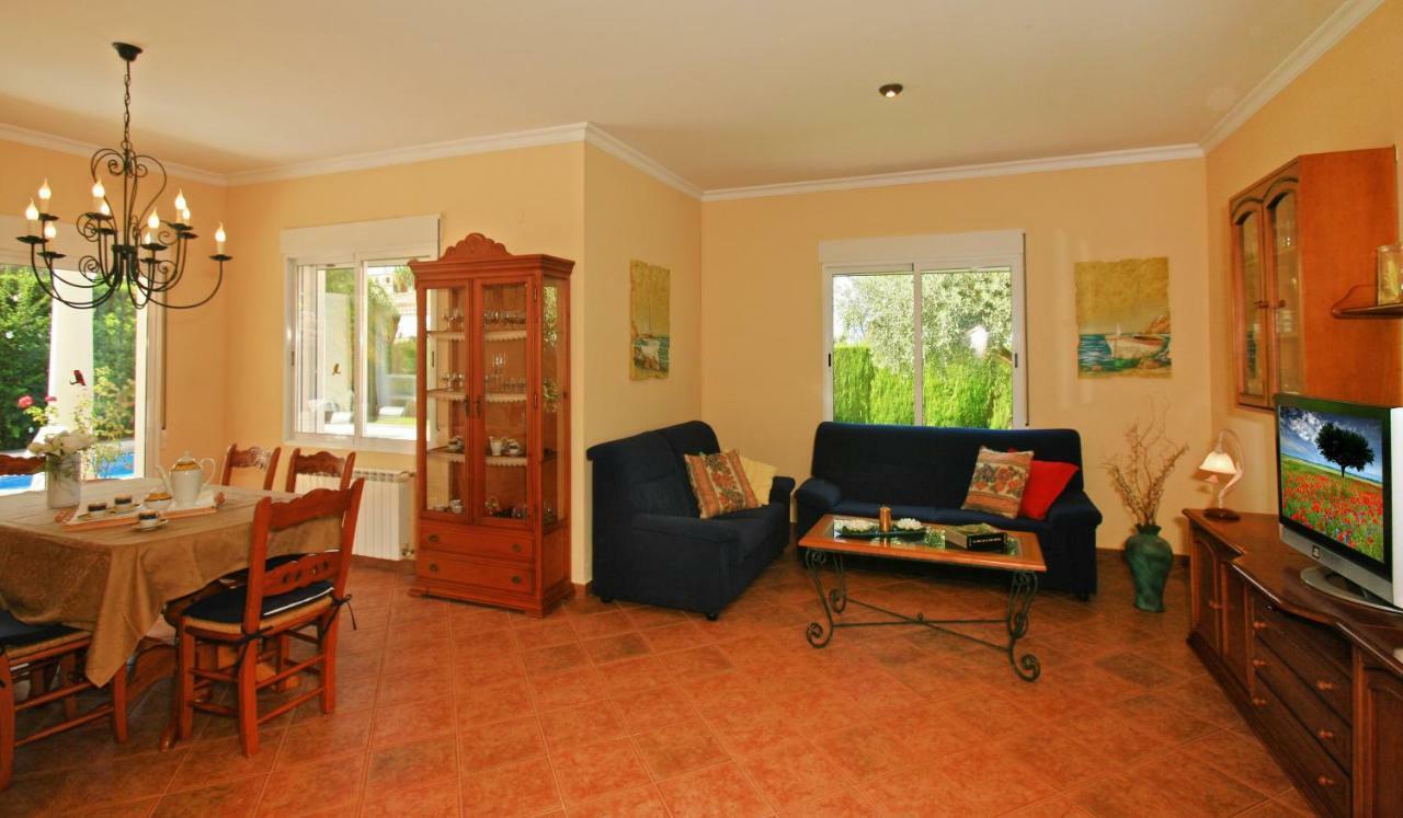 Villa Cuatro Soles By Family Homes دينايا المظهر الخارجي الصورة
