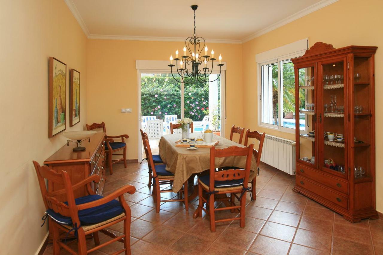Villa Cuatro Soles By Family Homes دينايا المظهر الخارجي الصورة